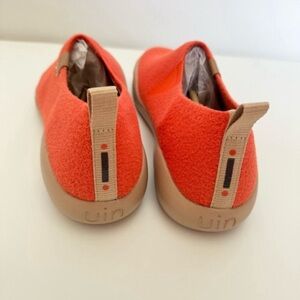 UIN Toledo II Knitted Wool Shoes Tomato Slip-on Size 8.5 Soft Eco-friendly NWOT